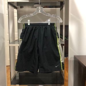 NIKE DRI FIT RUNNING SHORTS WITH LINER
